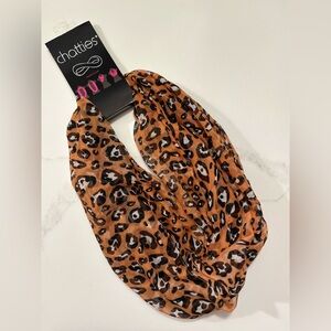 Chatties Leopard Infinity Scarf